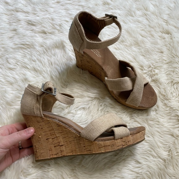 Toms Shoes - Toms Tan Canvas Cork Wedge 8